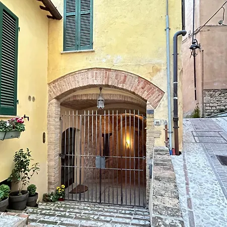 Casa Montebello Centro Apartment *